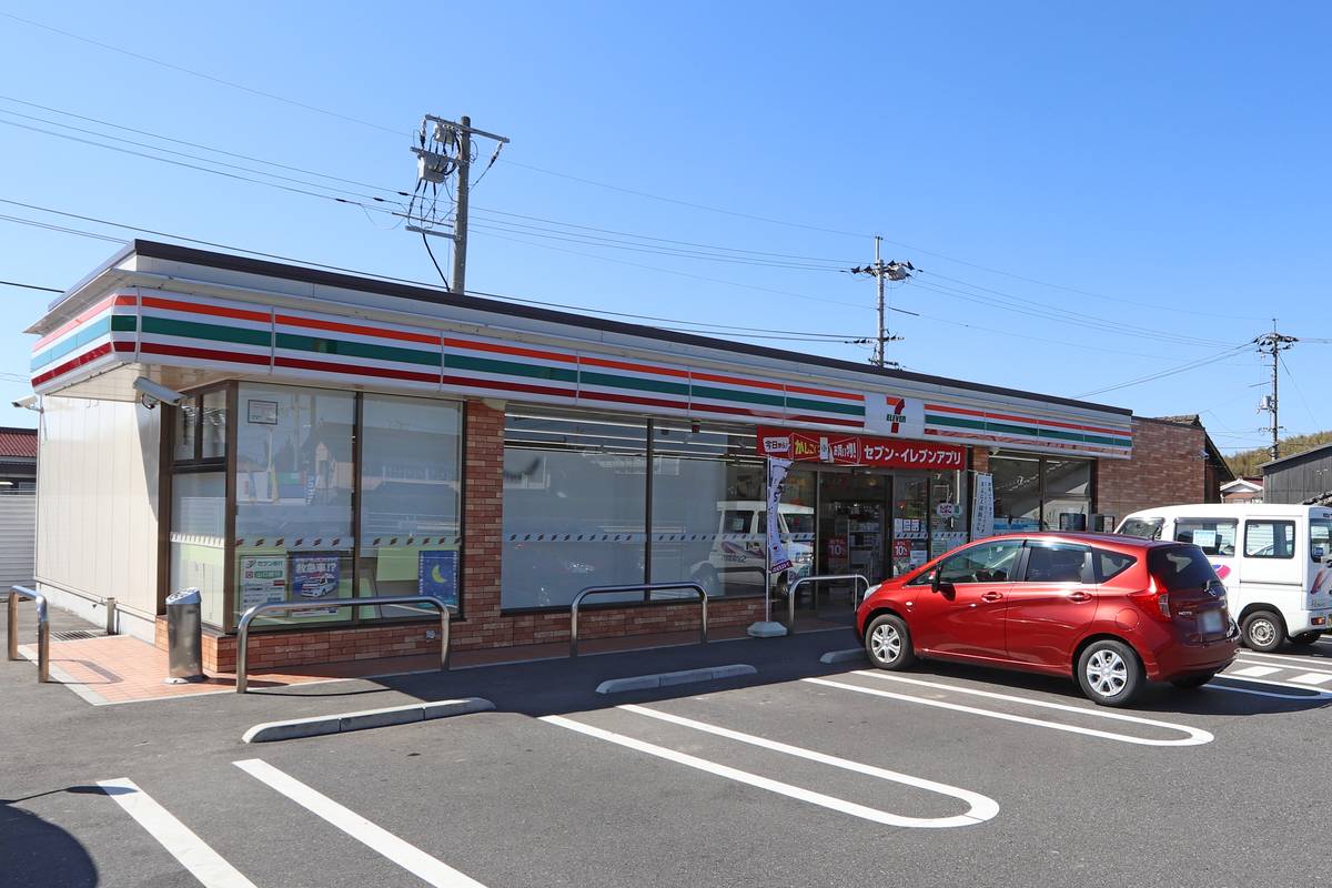 Convenience Store near Village House Funaki 2 in Ube-shi