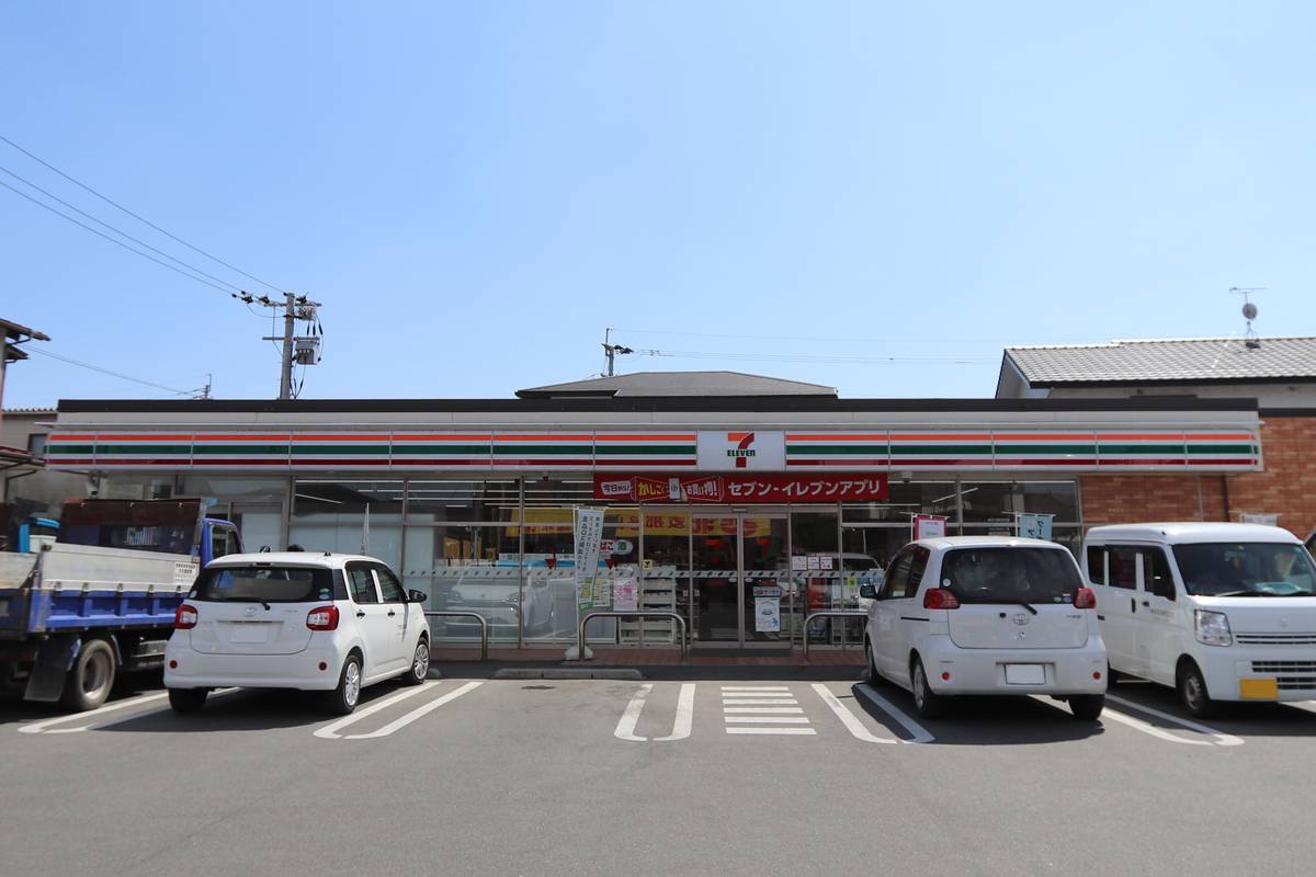 Cửa hàng tiện lợi gần Village House Tatsuta ở Kita-ku