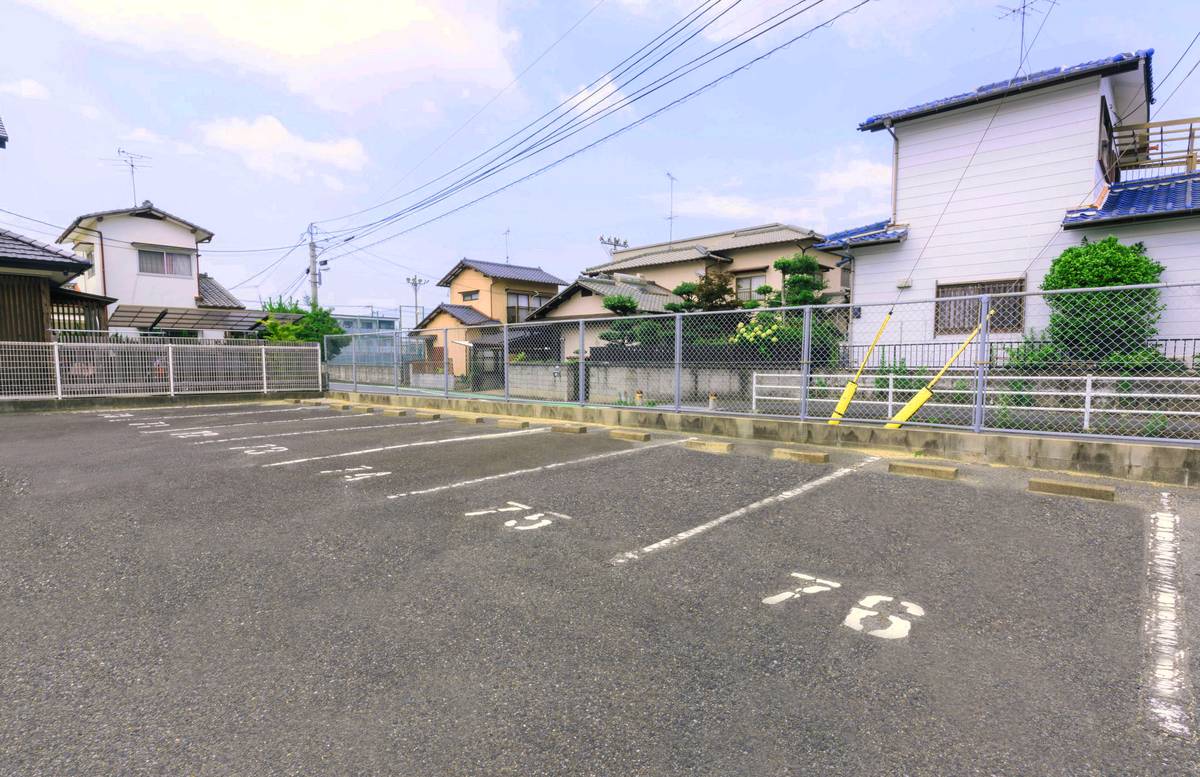 Parking lot of Village House Noke in Sawara-ku