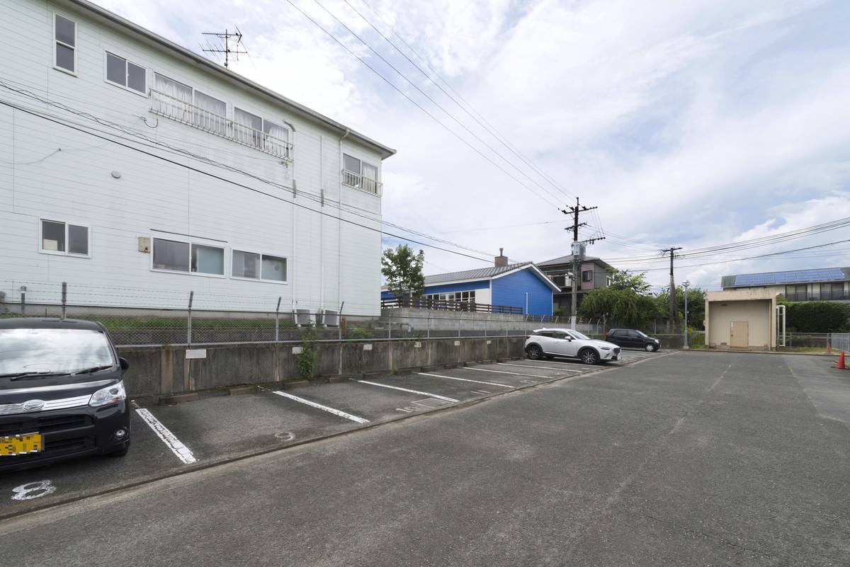 Bãi đậu xe của Village House Ueki ở Kita-ku
