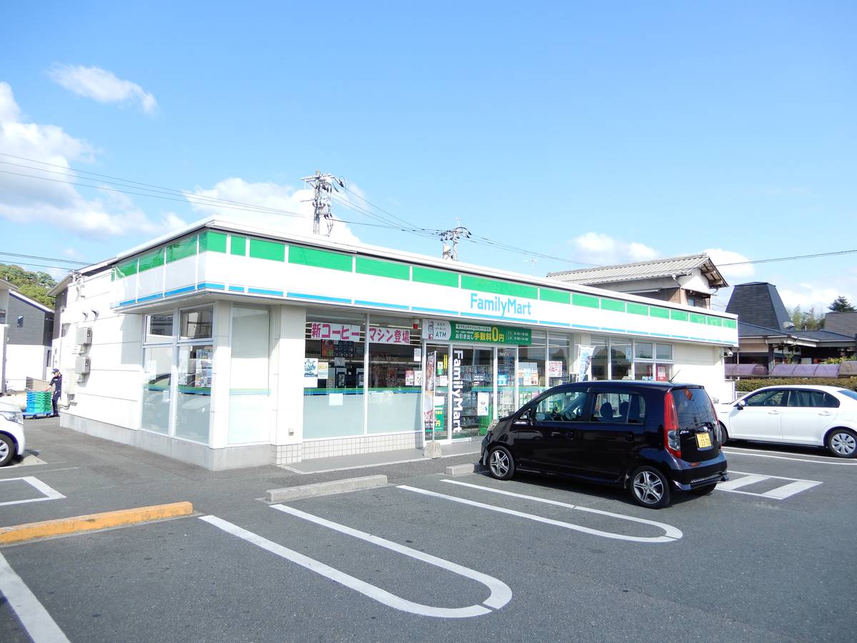 Cửa hàng tiện lợi gần Village House Nougata Higashi ở Nogata-shi