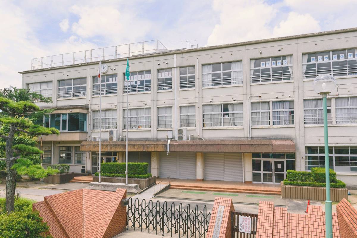 Trường tiểu học gần Village House Nougata Higashi ở Nogata-shi
