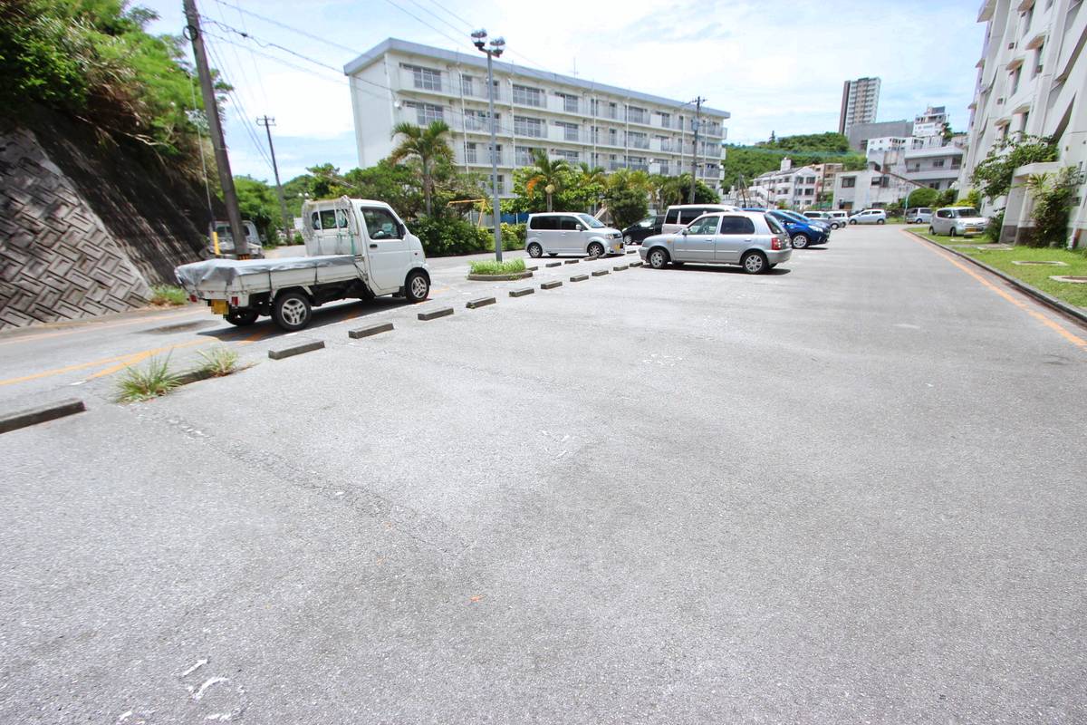 Bãi đậu xe của Village House Nishihara ở Nakagami-gun