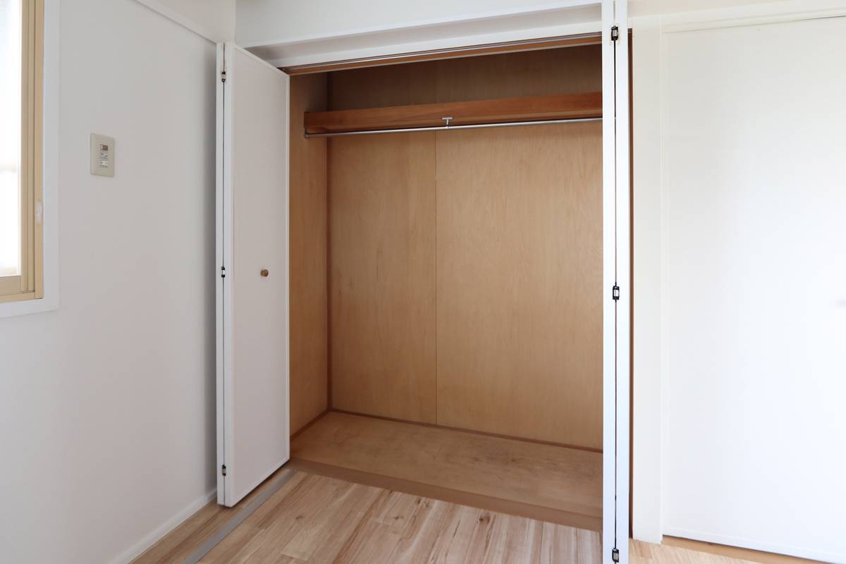 Khu vực chứa đồ của Village House Hassamu ở Nishi-ku