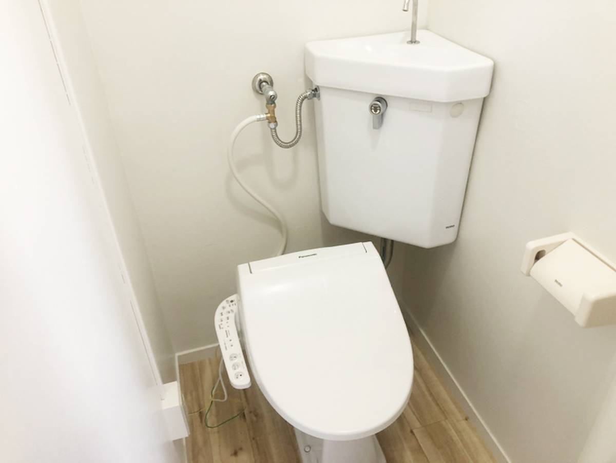 位于函館市的Village House 函館的厕所