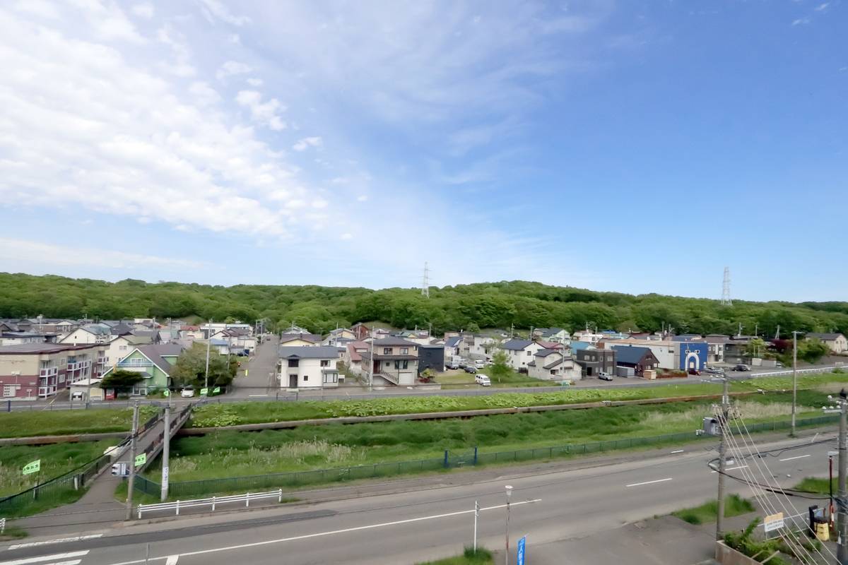 Tầm nhìn từ Village House Itoi ở Tomakomai-shi