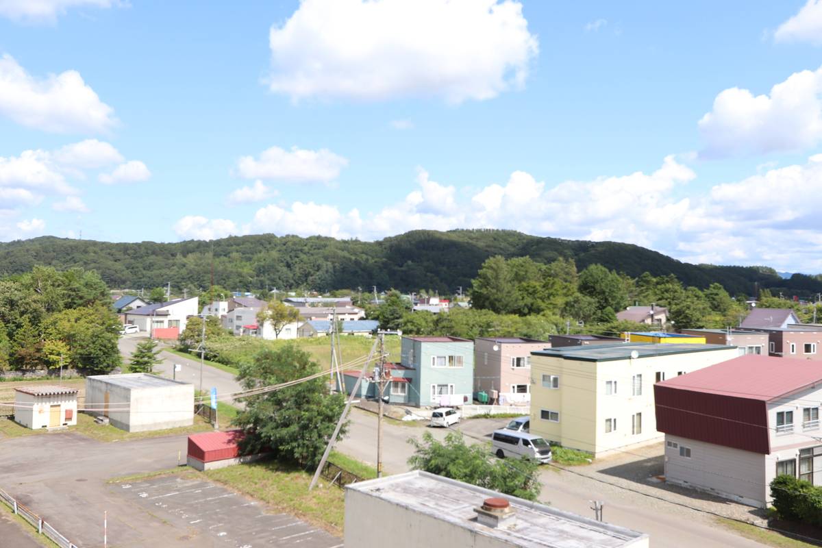 Tầm nhìn từ Village House Kuriyama ở Yuubari-gun