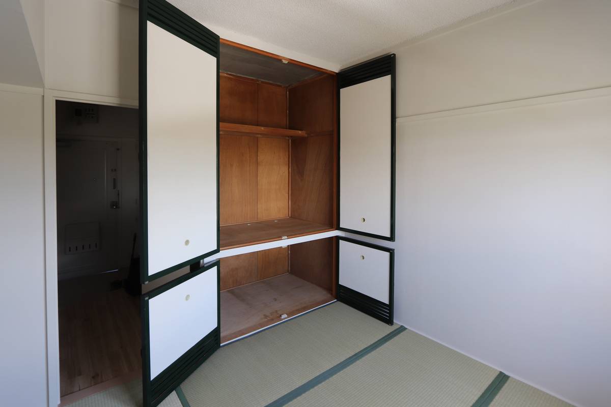 Storage Space in Village House Taisei in Obihiro-shi