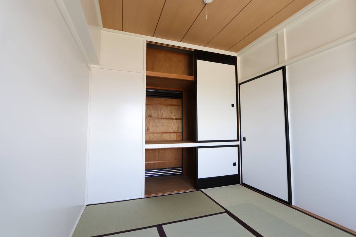 Khu vực chứa đồ của Village House Yakumo ở Futami-gun
