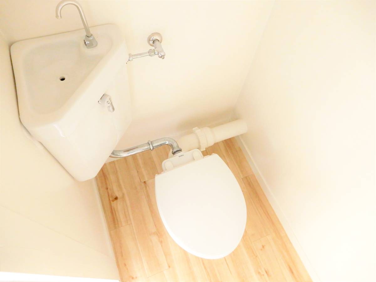 Toilet in Village House Shirogane in Hachinohe-shi