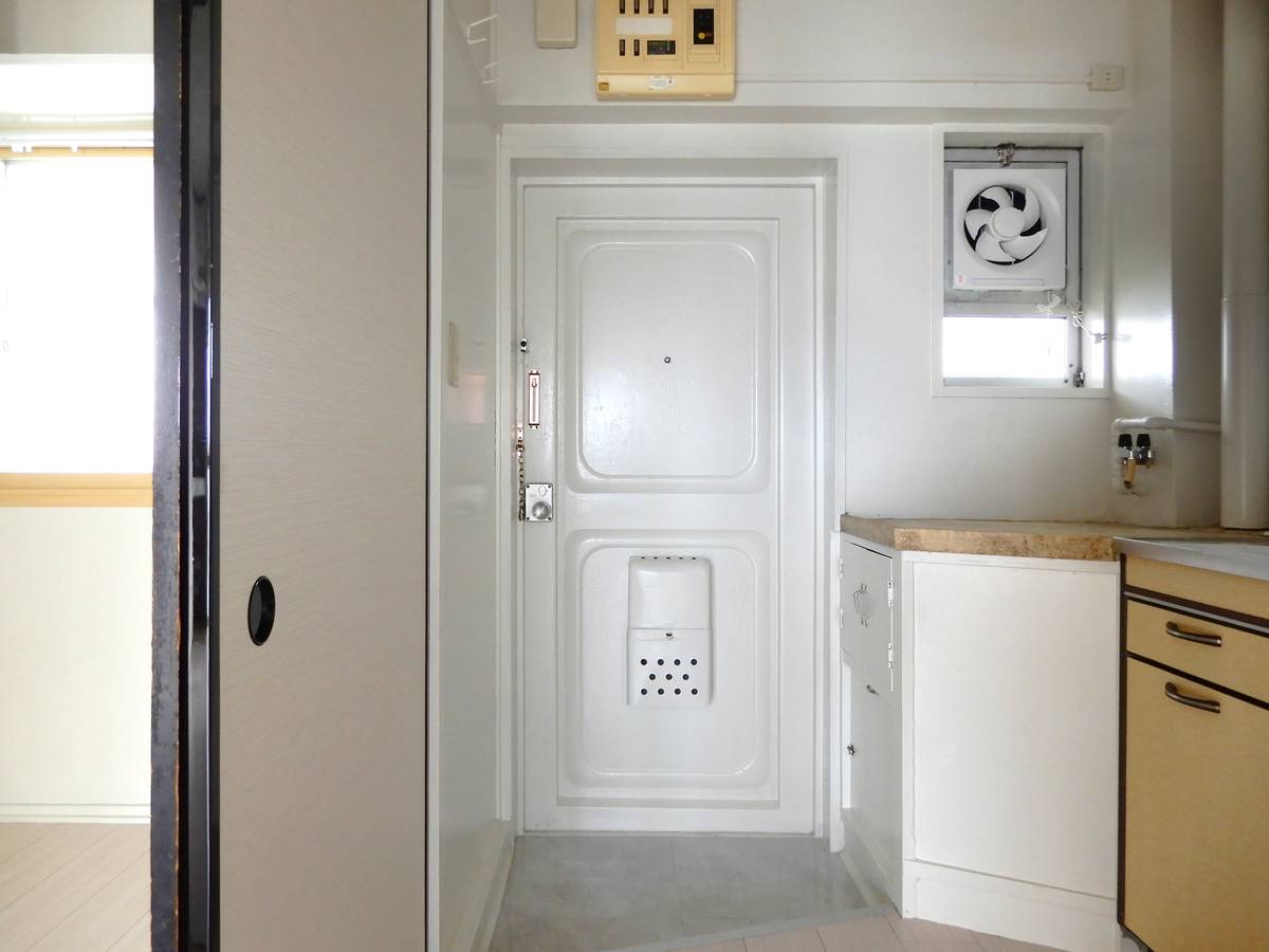 Apartment Entrance in Village House Shirogane in Hachinohe-shi