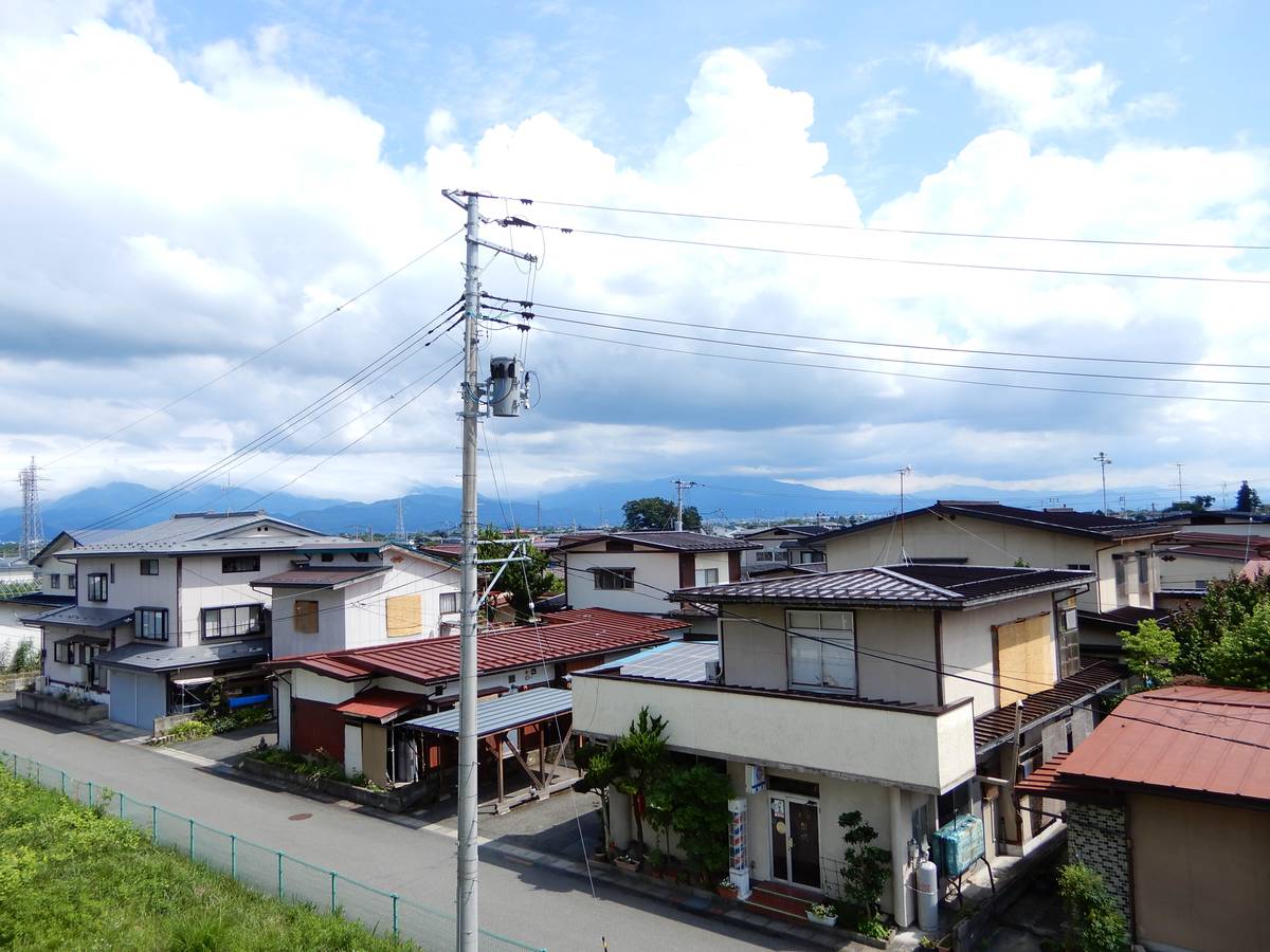 Tầm nhìn từ Village House Takaya ở Sagae-shi
