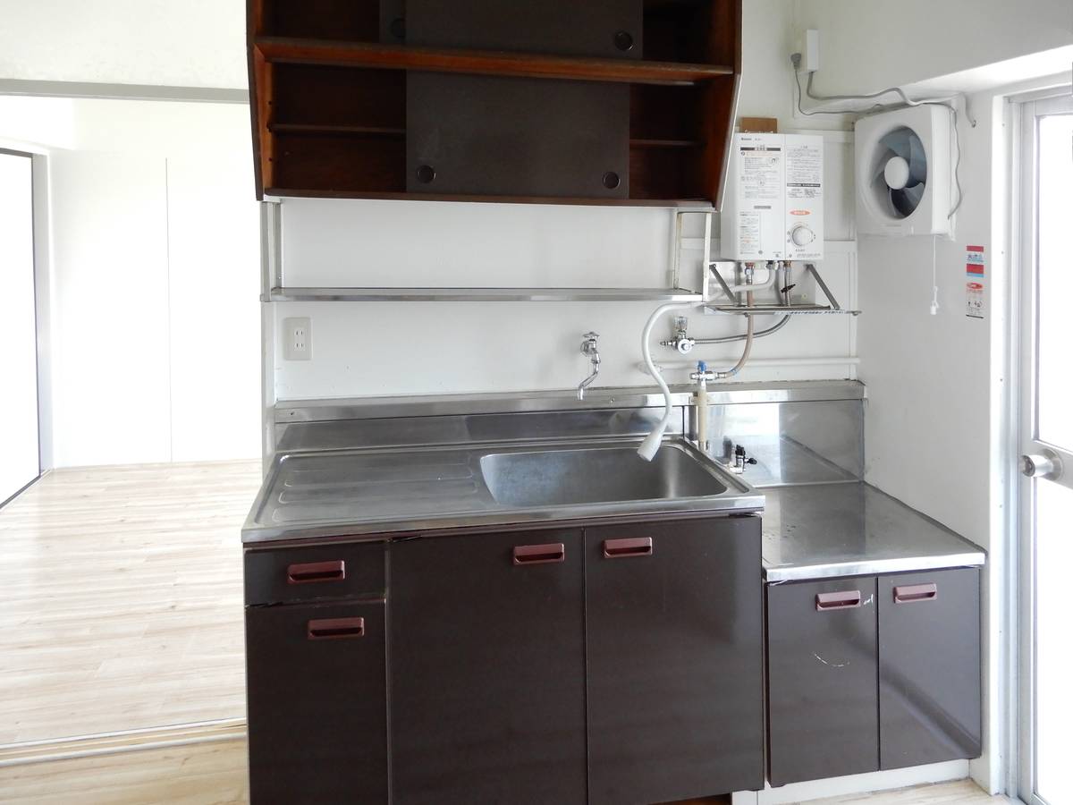 Dapur di Village House Hiromiyasawa di Shiwa-gun