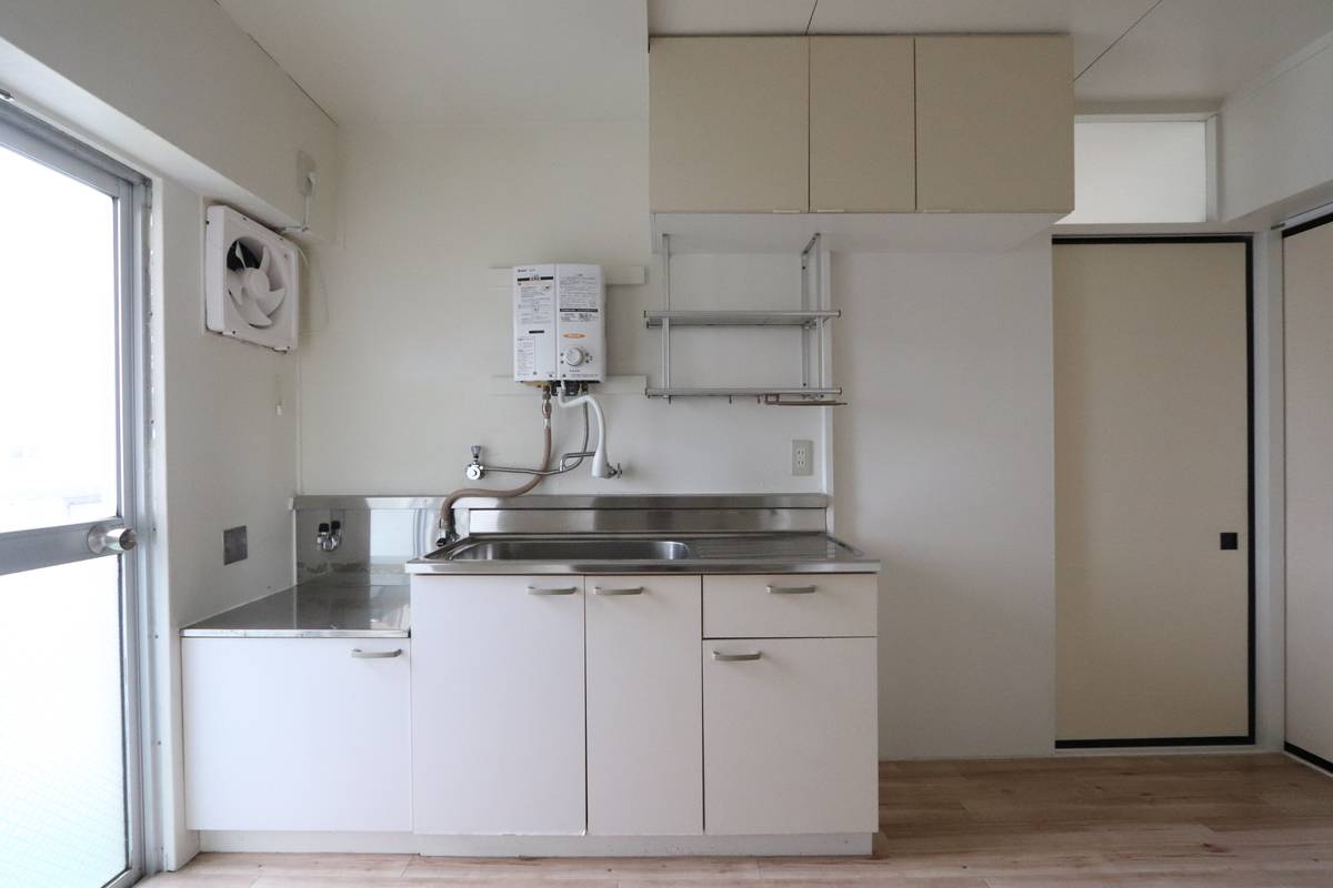 Dapur di Village House Uchikawara di Sakata-shi