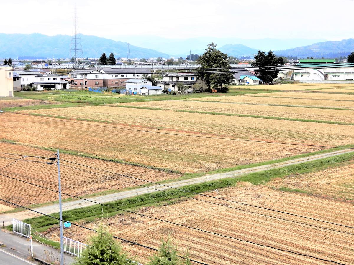 Tầm nhìn từ Village House Kubota ở Yonezawa-shi