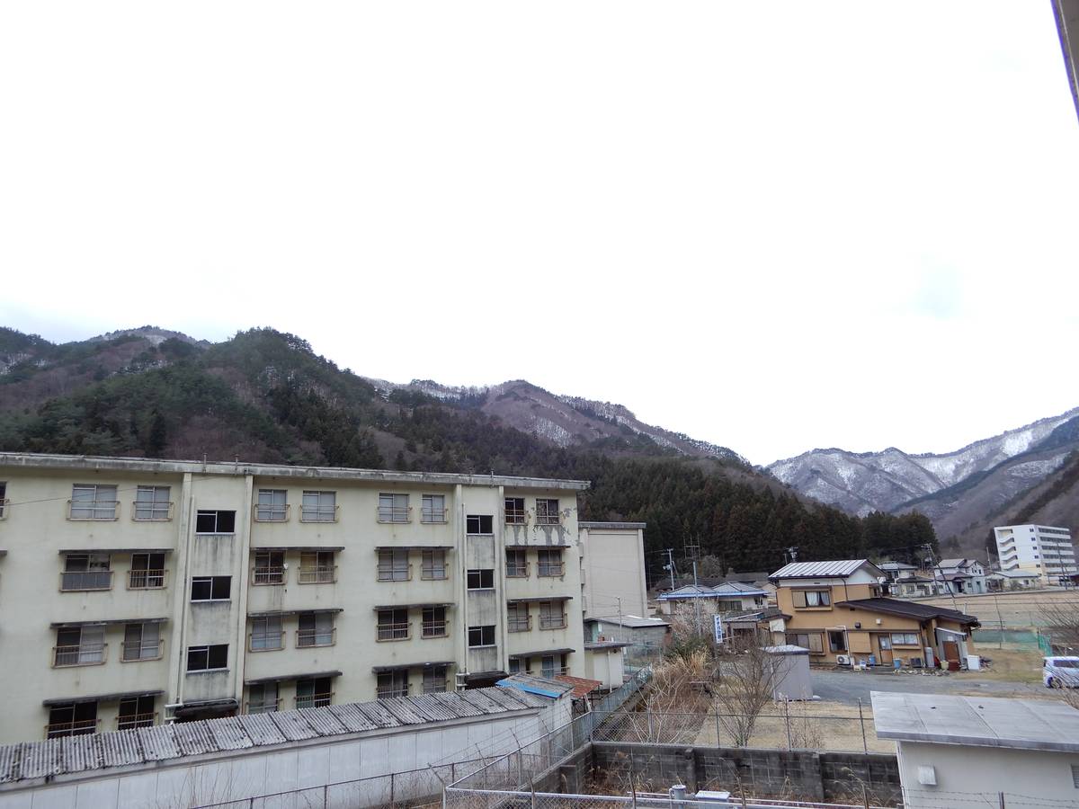 Tầm nhìn từ Village House Hikata ở Kamaishi-shi