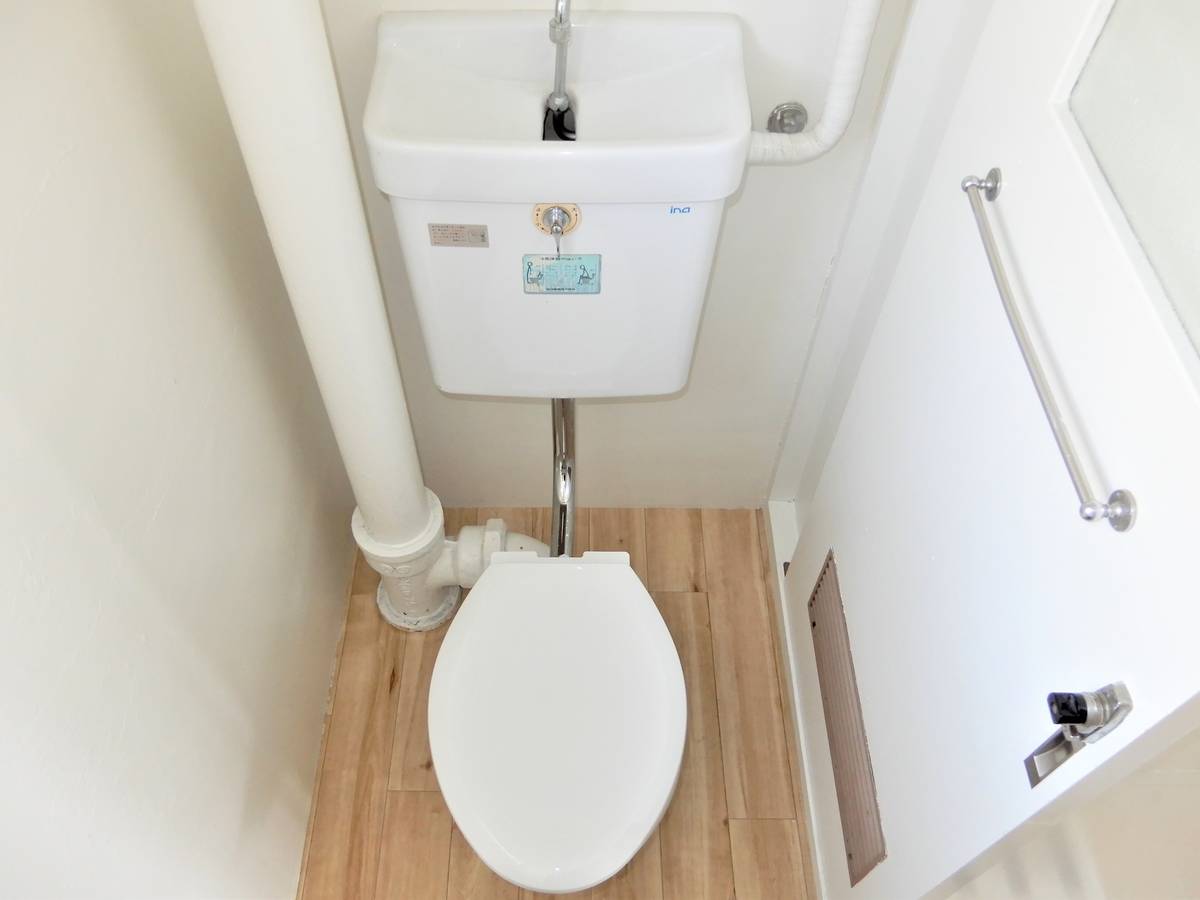 Toilet di Village House Rokuta di Higashine-shi