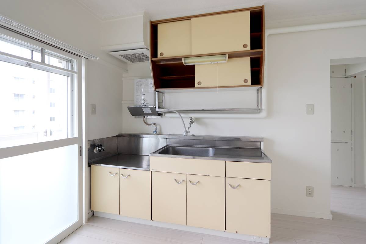 Dapur di Village House Rokuta di Higashine-shi