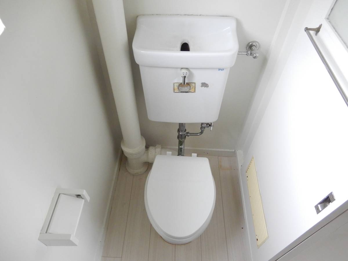 Toilet di Village House Shibajyuku di Ichinoseki-shi