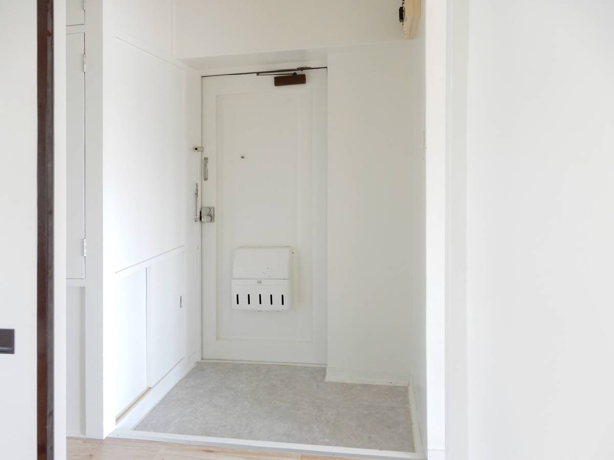 Pintu Masuk Apartemen di Village House Nishine di Hachimantai-shi