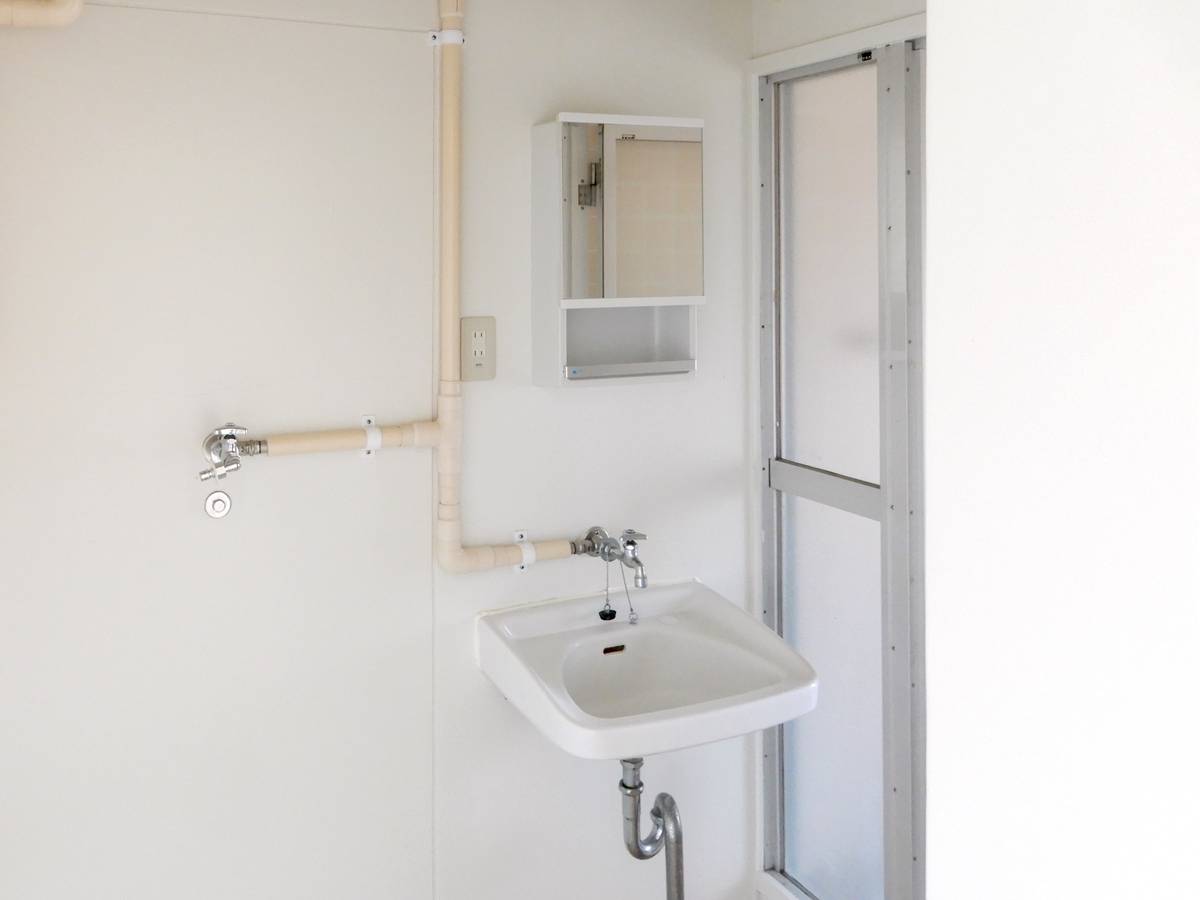 Ruang Rias di Village House Nishine di Hachimantai-shi