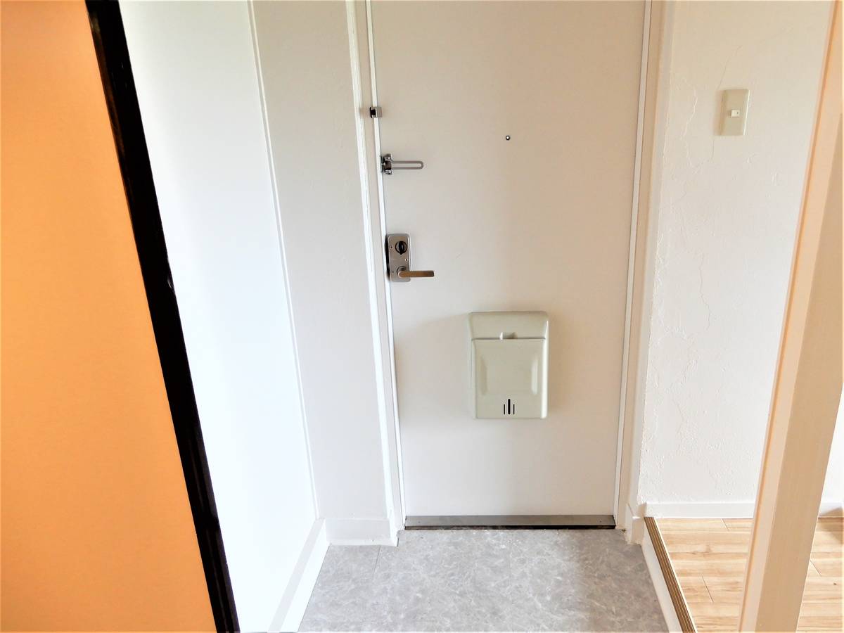 石巻市ビレッジハウス河南の玄関