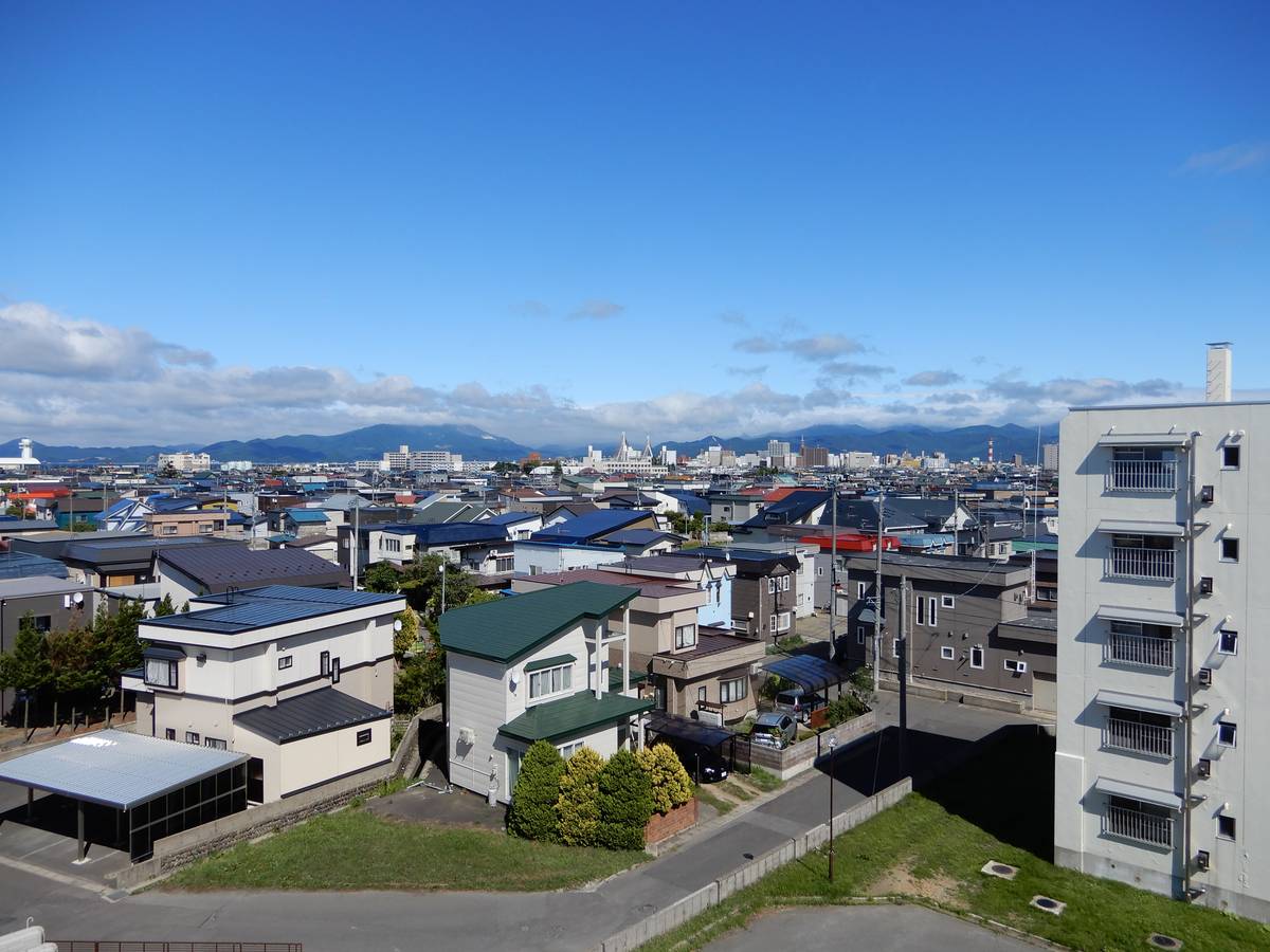 Tầm nhìn từ Village House Aino ở Aomori-shi