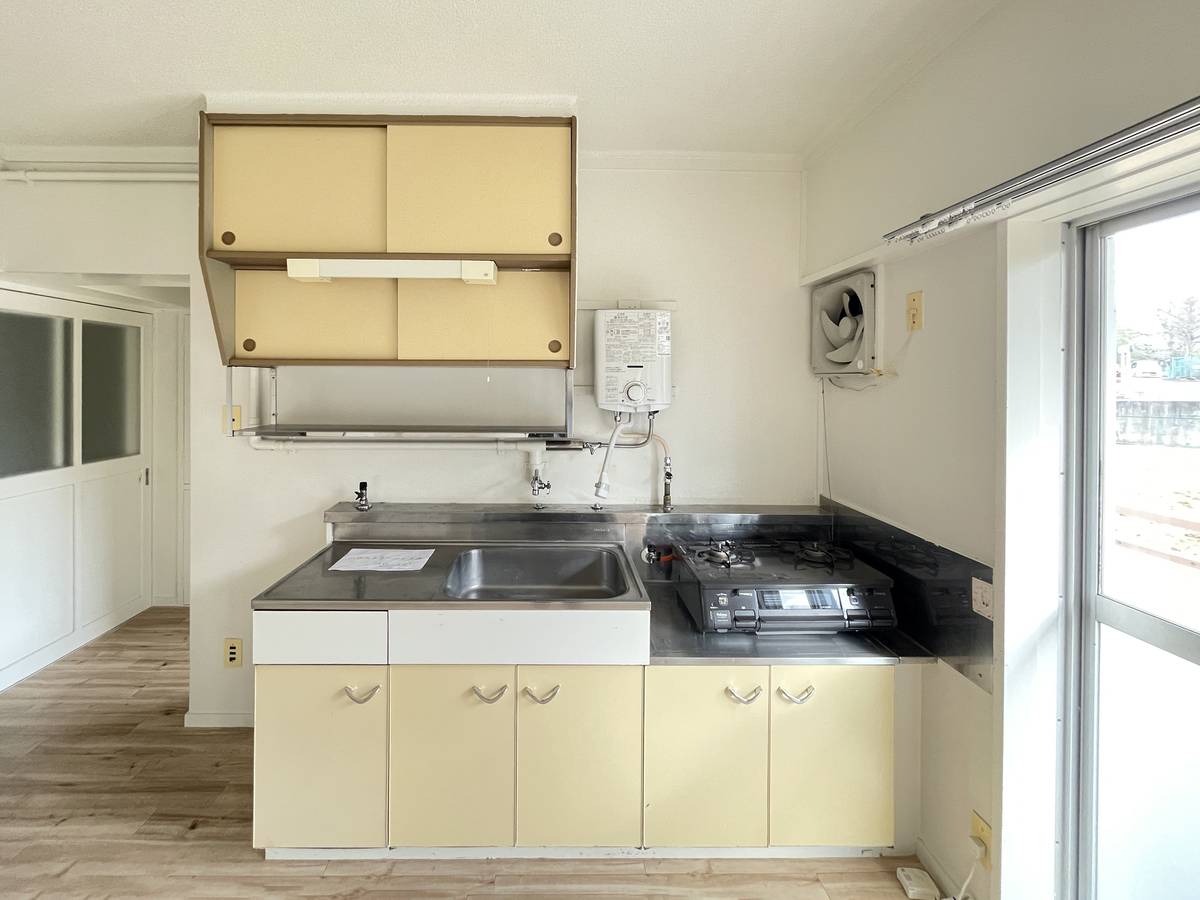 Sukagawa-shi ရှိ Village House Ashidazuka ၏ မီးဖိုချောင်