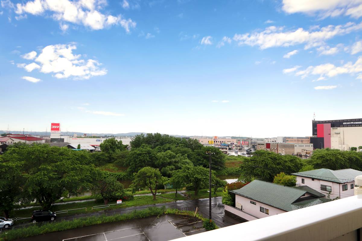 Tầm nhìn từ Village House Wakakusa ở Akita-shi