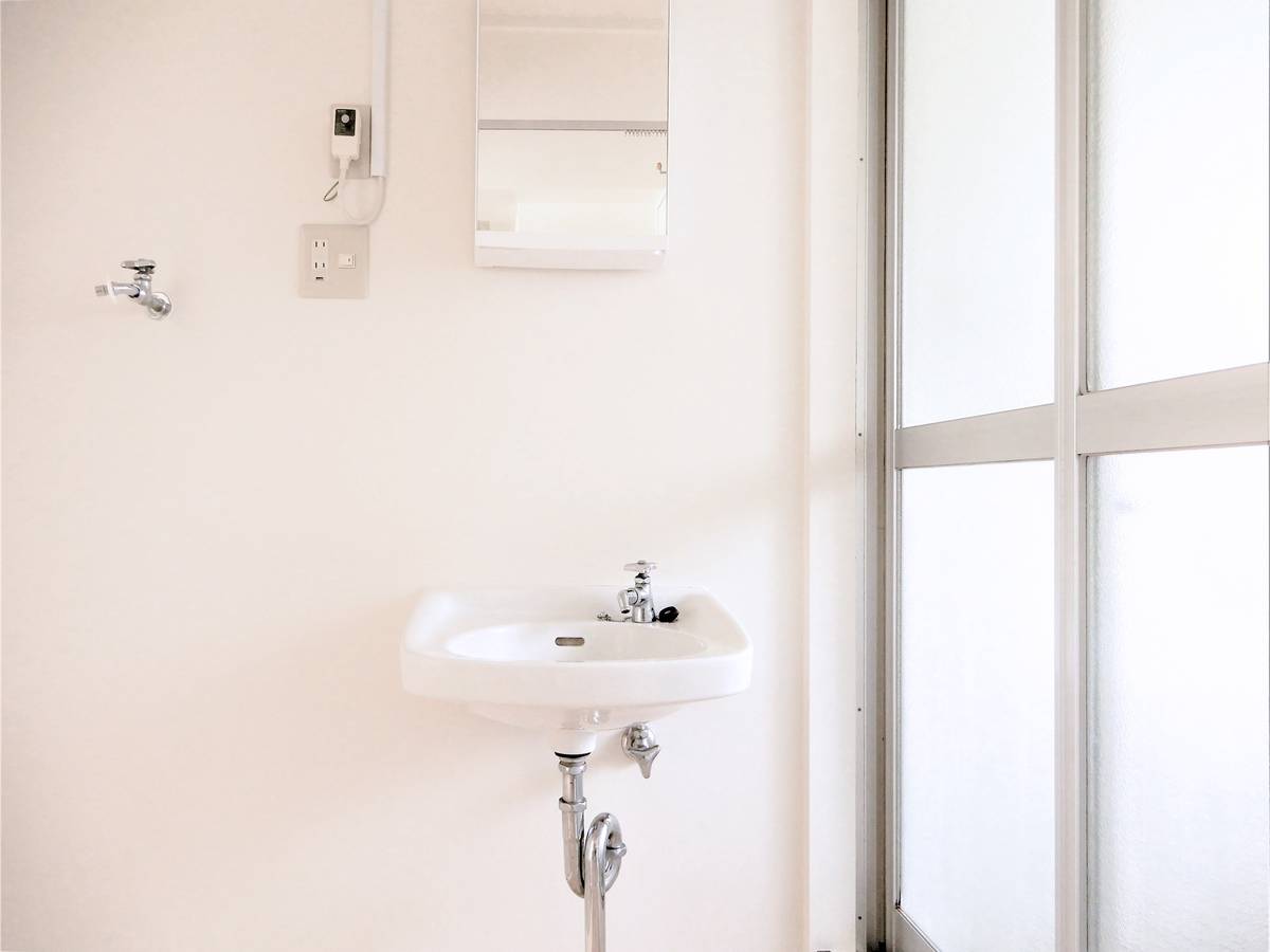 Ruang Rias di Village House Wakakusa di Akita-shi