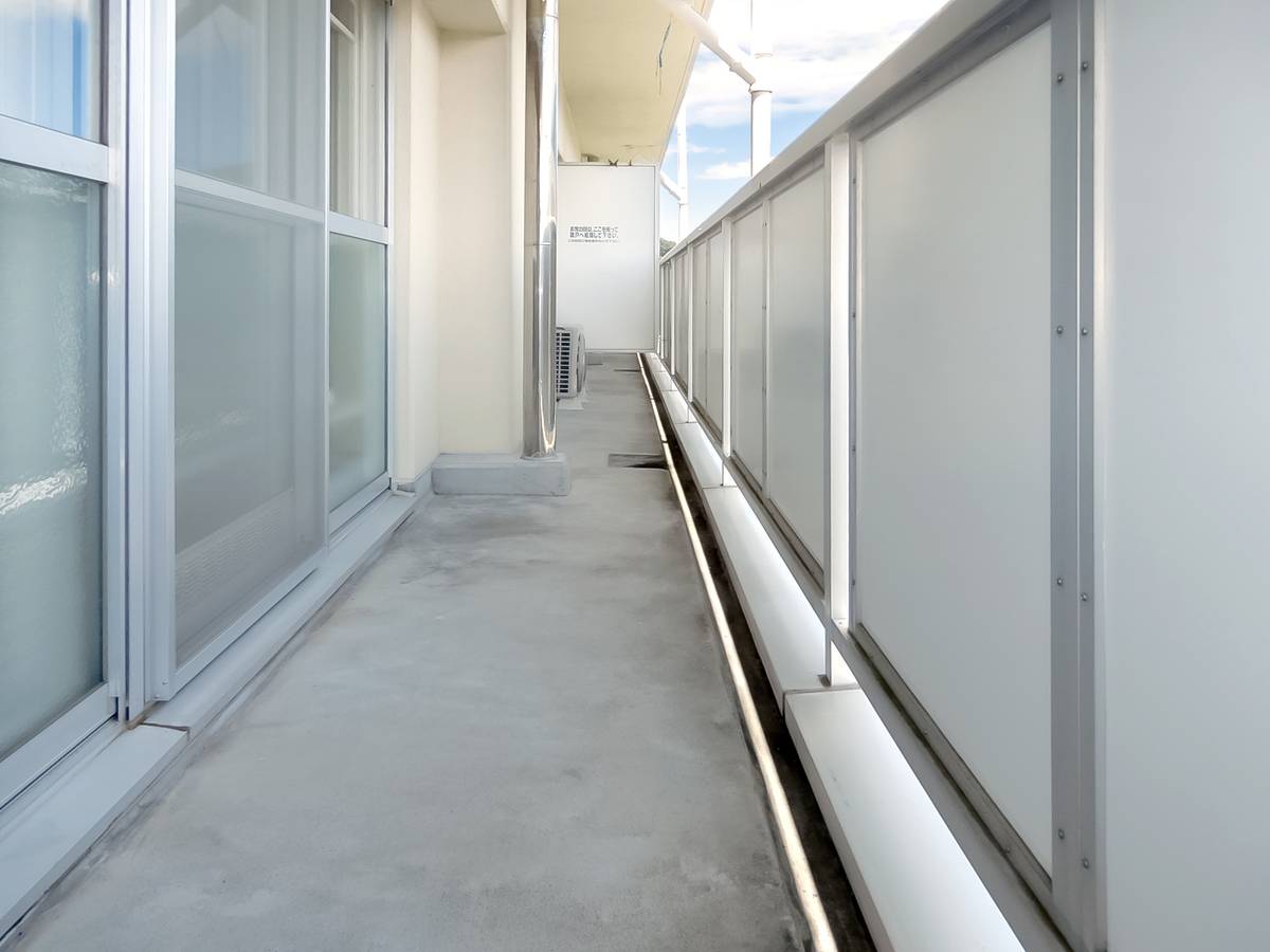 Balcony in Village House Onahama in Iwaki-shi