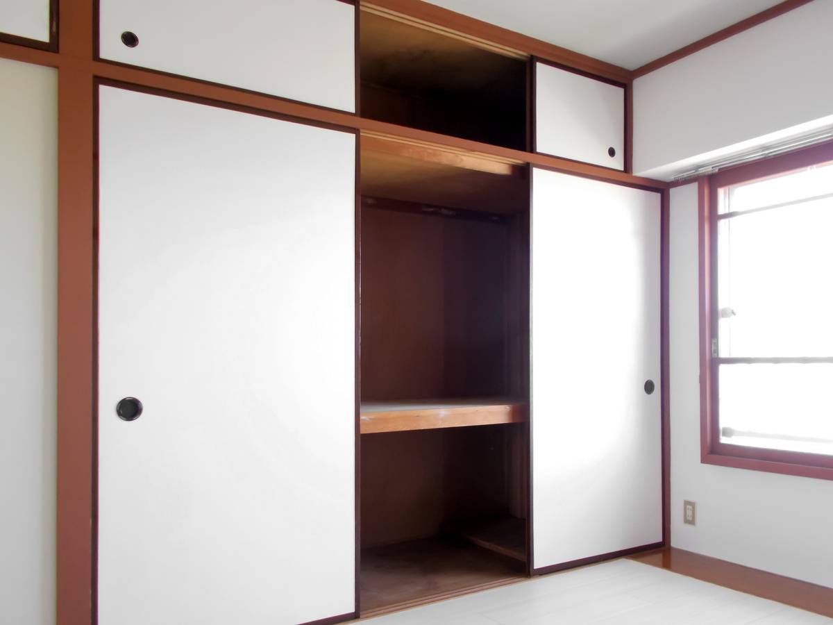 Storage Space in Village House Yahagi in Aomori-shi