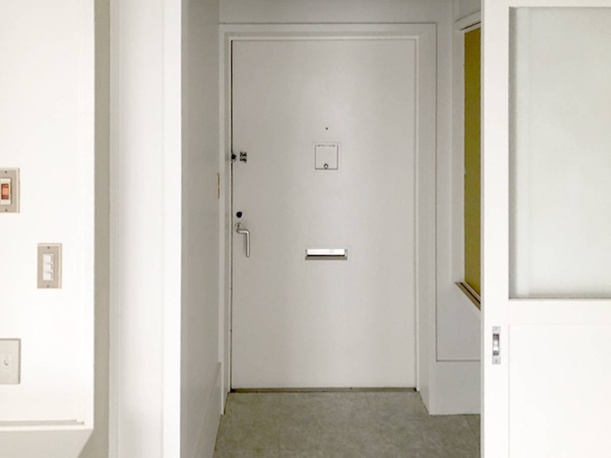 Pintu Masuk Apartemen di Village House Aramaki di Isawa-gun