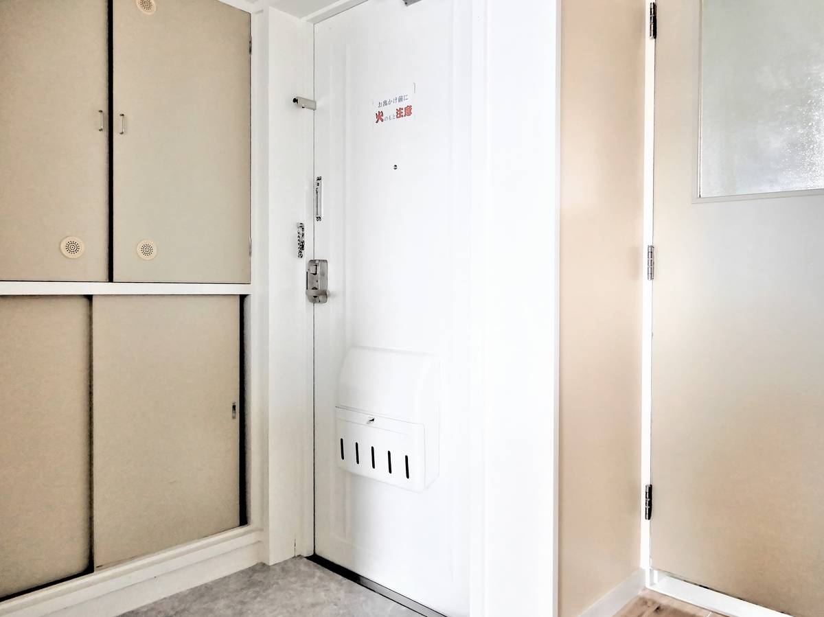 山形市ビレッジハウス沼木の玄関