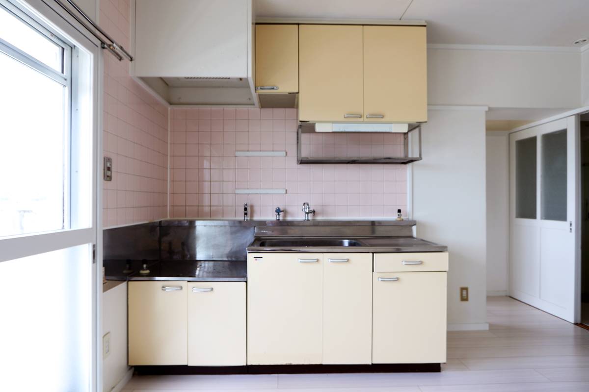 Kitchen in Village House Taiwa in Kurokawa-gun