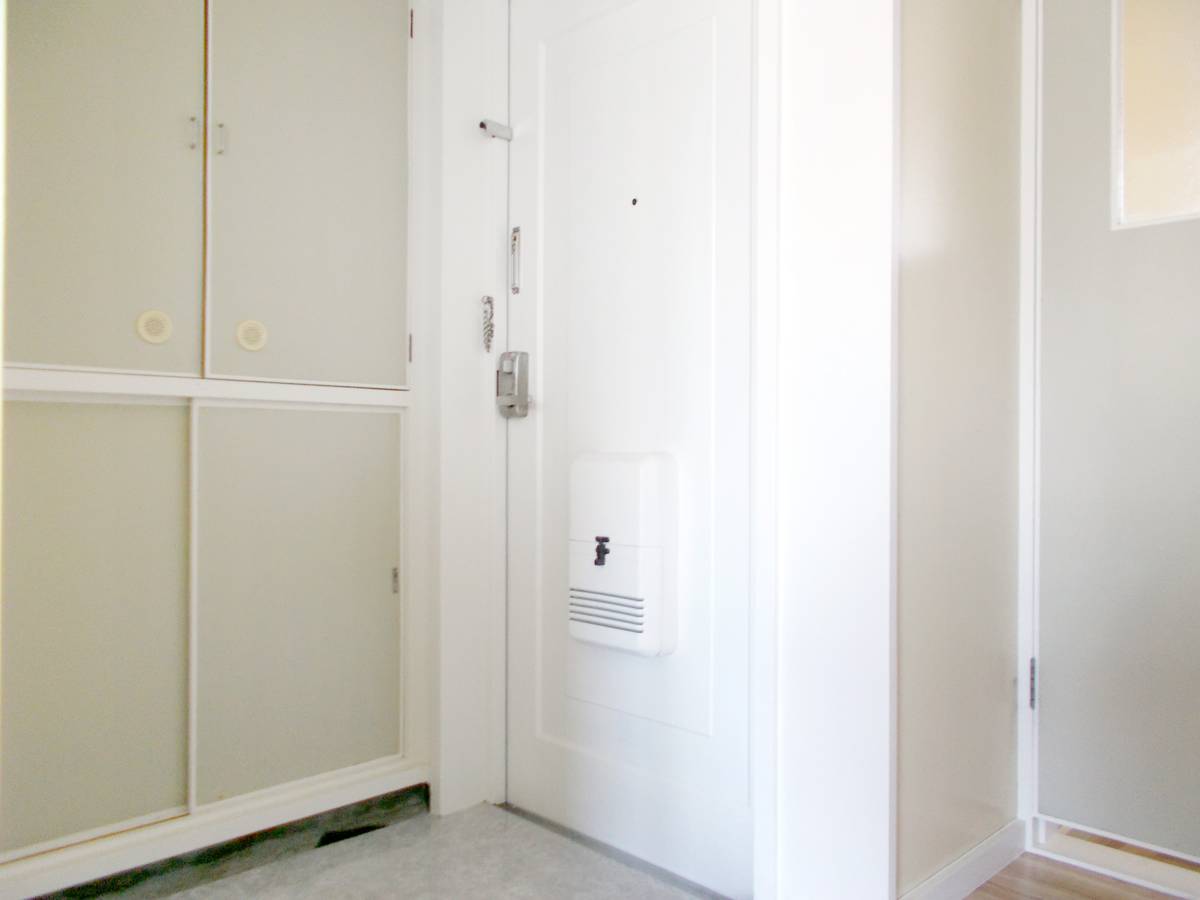 Pintu Masuk Apartemen di Village House Ashiya di Aomori-shi