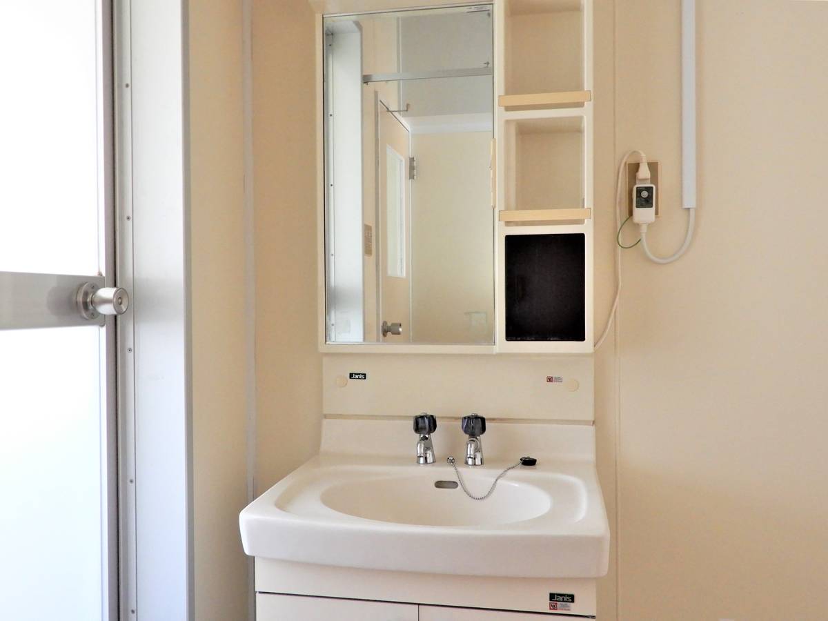 米沢市ビレッジハウス牛森の洗面所