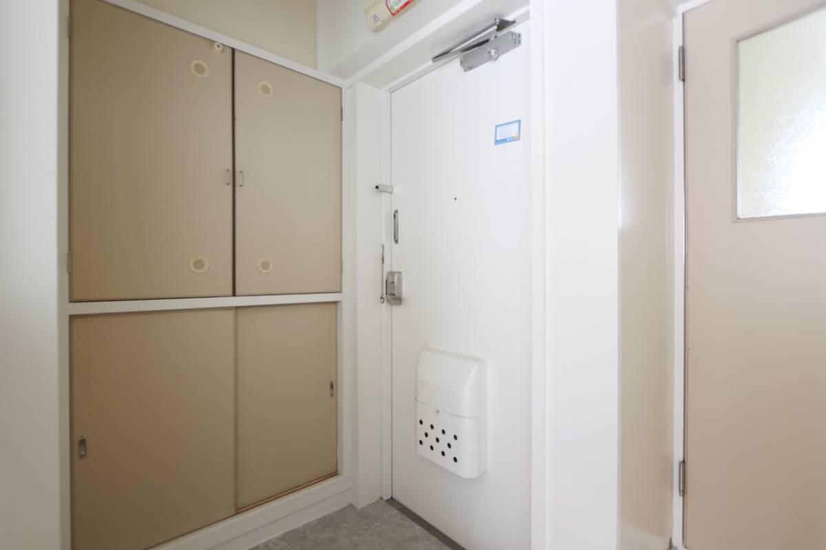 米沢市ビレッジハウス牛森の玄関