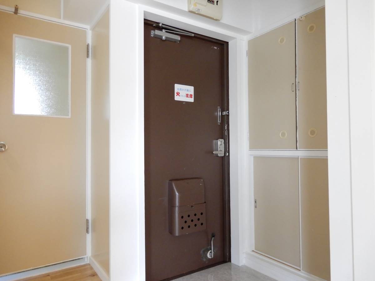 米沢市ビレッジハウス牛森の玄関