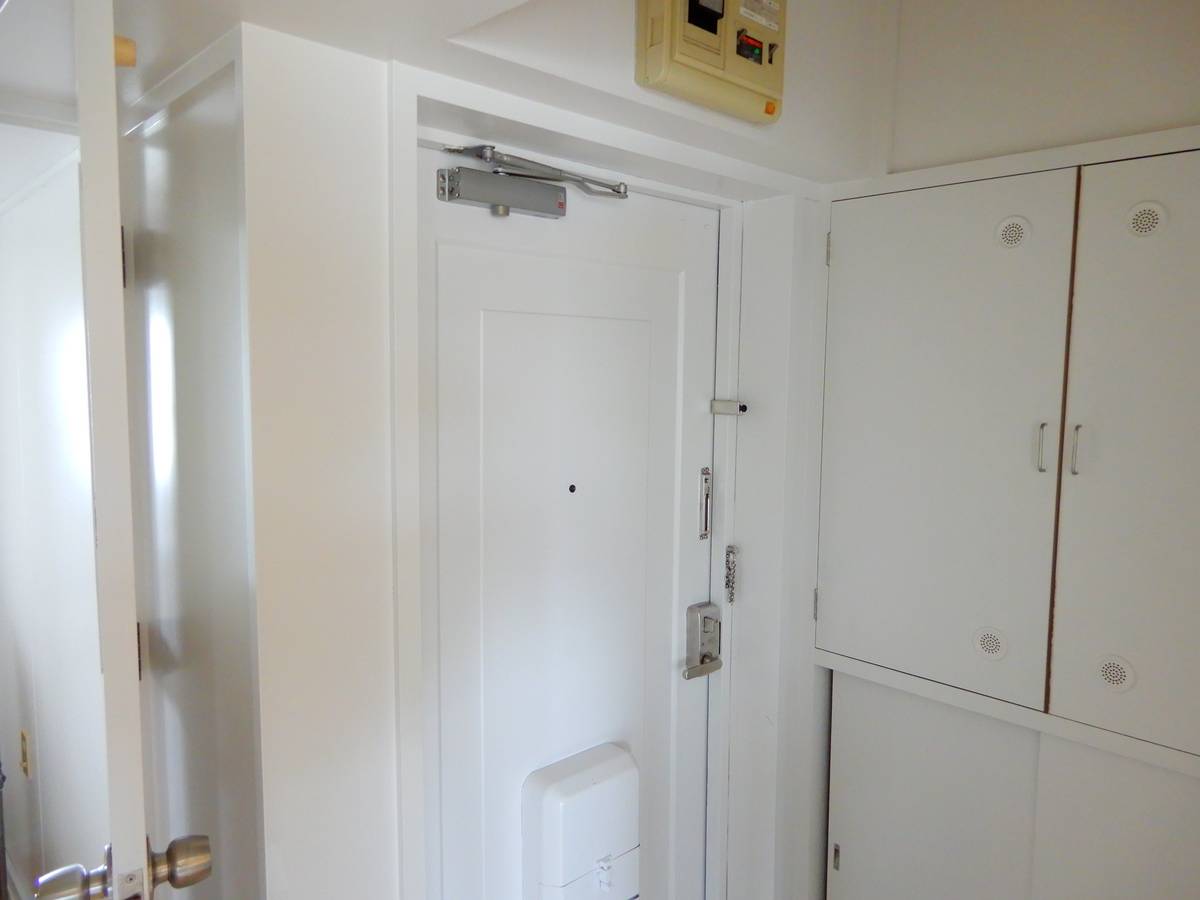 Pintu Masuk Apartemen di Village House Adatara di Nihommatsu-shi