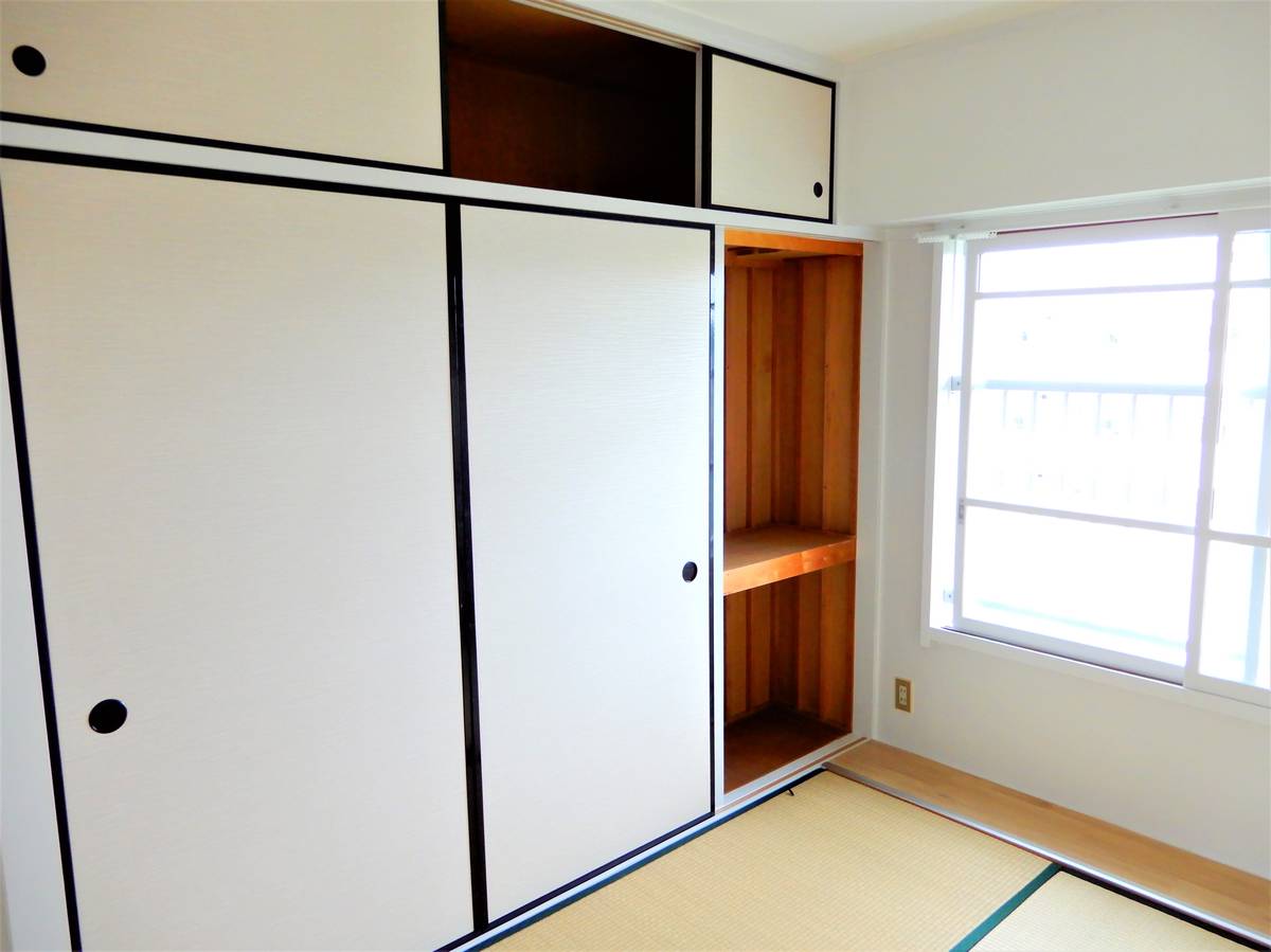 Storage Space in Village House Adatara in Nihommatsu-shi