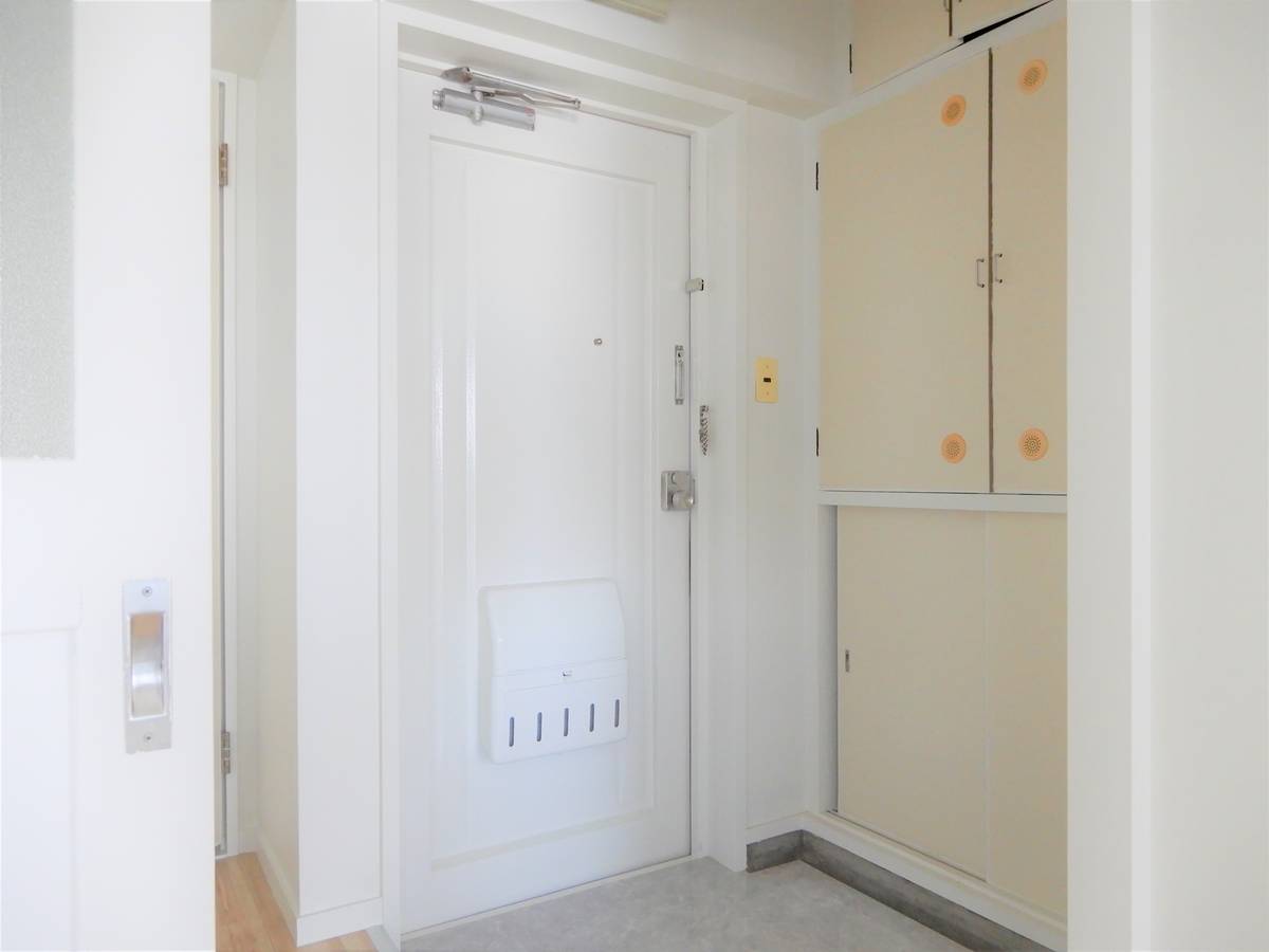 Pintu Masuk Apartemen di Village House Iwaki di Hirosaki-shi
