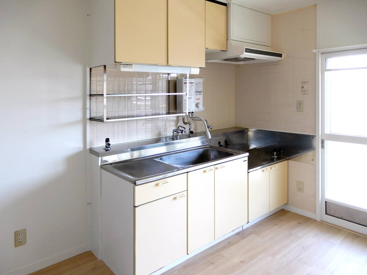 Yamagata-shi ရှိ Village House Yoshihara ၏ မီးဖိုချောင်