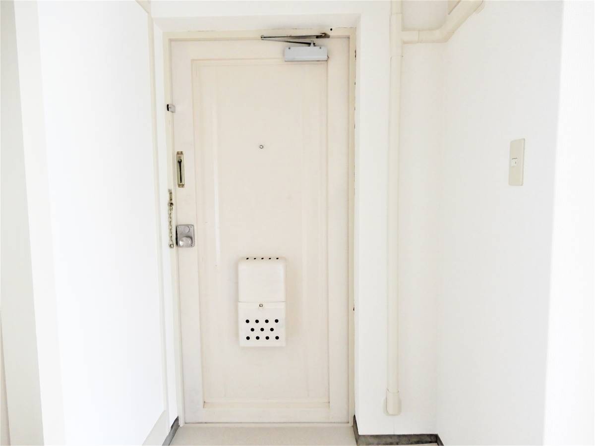 Miyagino-ku ရှိ Village House Tsurugaya 5 Chome ၏ တိုက်ခန်းဝင်ပေါက်