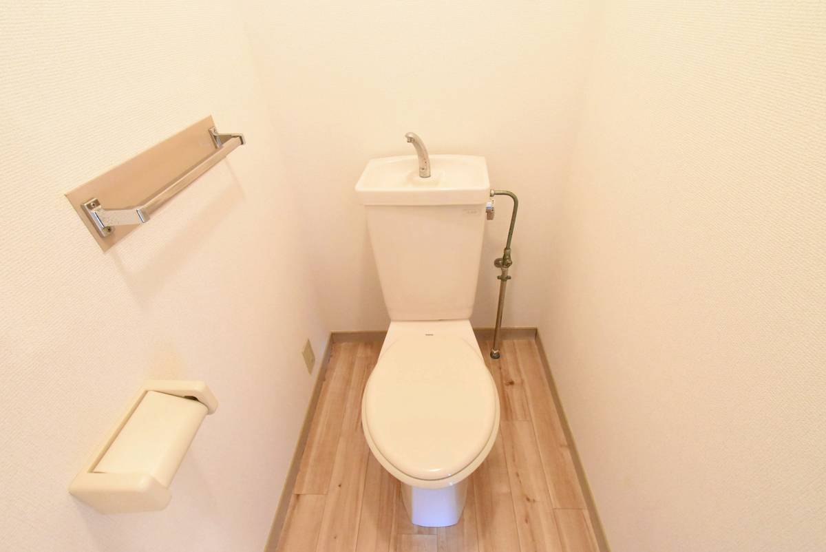 Toilet di Village House Taya di Fukaya-shi