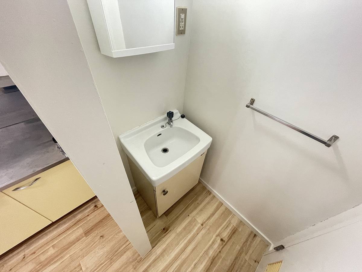 Ruang Rias di Village House Ageo di Ageo-shi