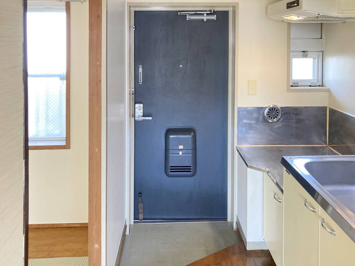 Apartment Entrance in Village House Kushizaki in Matsudo-shi