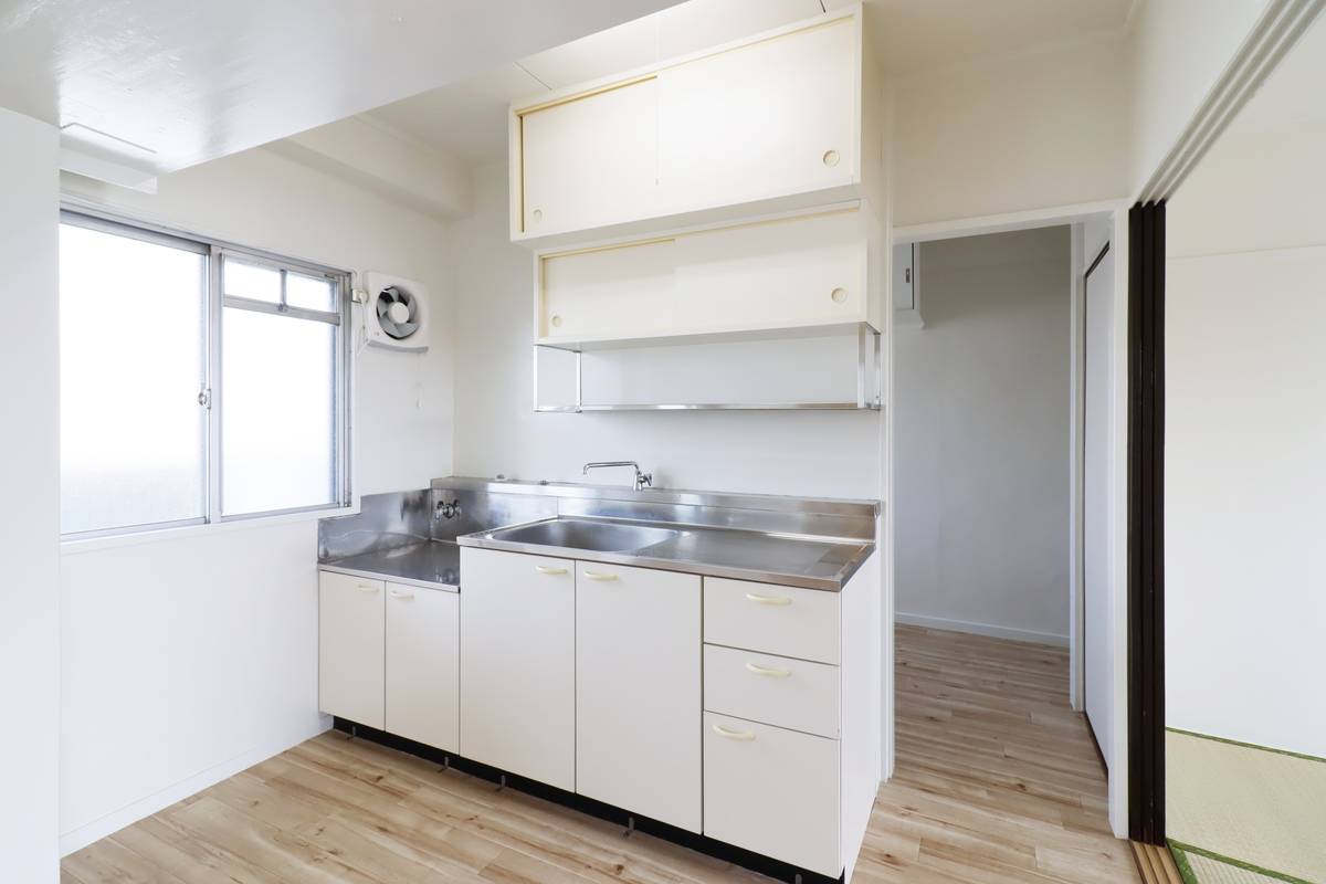 Kitchen in Village House Futawa in Funabashi-shi