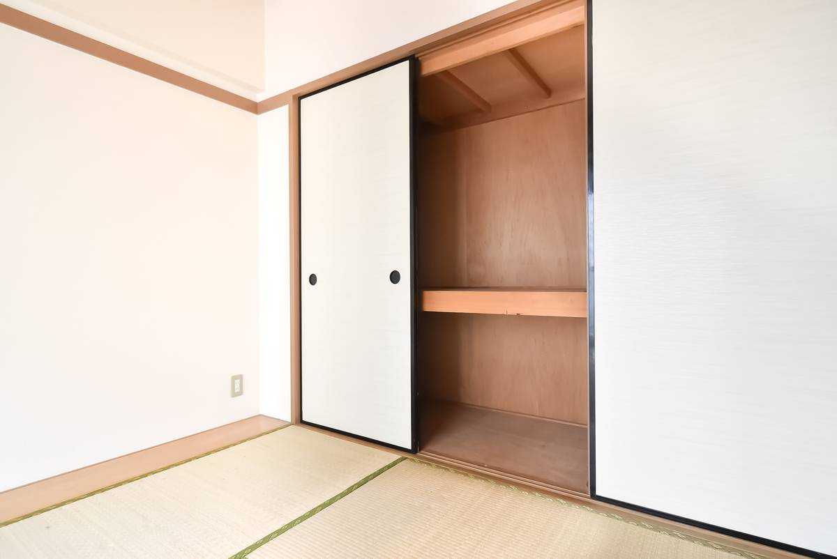 Storage Space in Village House Shibaura Tower in Minato-ku