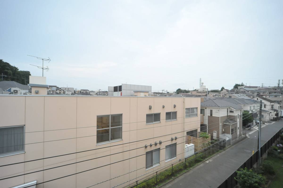 Tầm nhìn từ Village House Tokiwadai ở Hodogaya-ku